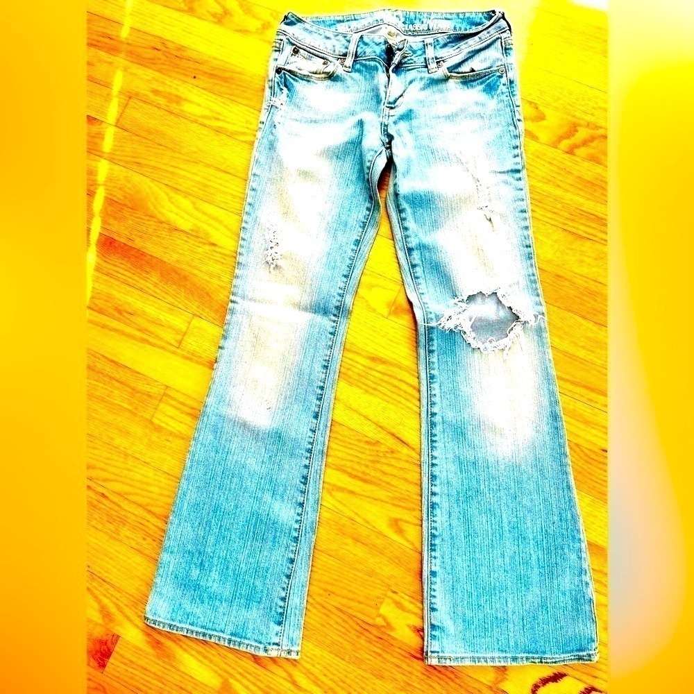 Bullhead Vintage Classic Flare Distressed Denim Jeans​